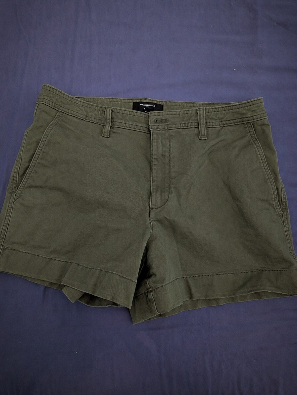 Banana Republic Army Green Women's Flat Front Shorts 10